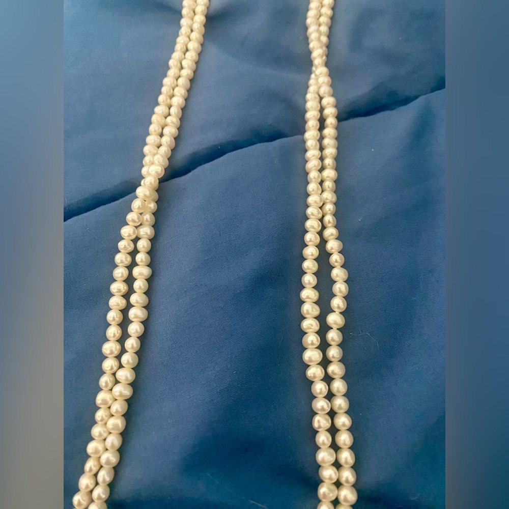Elegant Freshwater Pearl Necklace - Picture 5 of 6